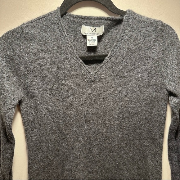 M MAGASCHONI 100% Cashmere Sweater Gray XS Tunic High Low Loose Fit V-Neck EUC - Picture 7 of 16